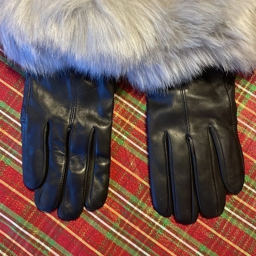 Brand New SURELL Genuine Leather Black Gloves with Gray Faux Fur Cuff